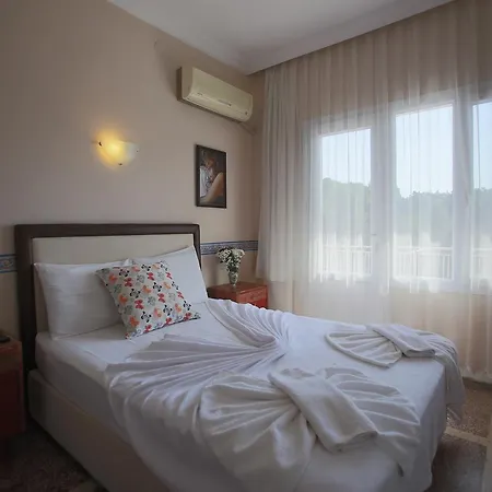Tunc Hotel